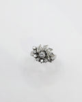 Bague fleur de diamants en or gris 18 carats circa 1950