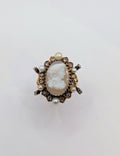 Bague camée agate grise entourée de perles fines et diamants