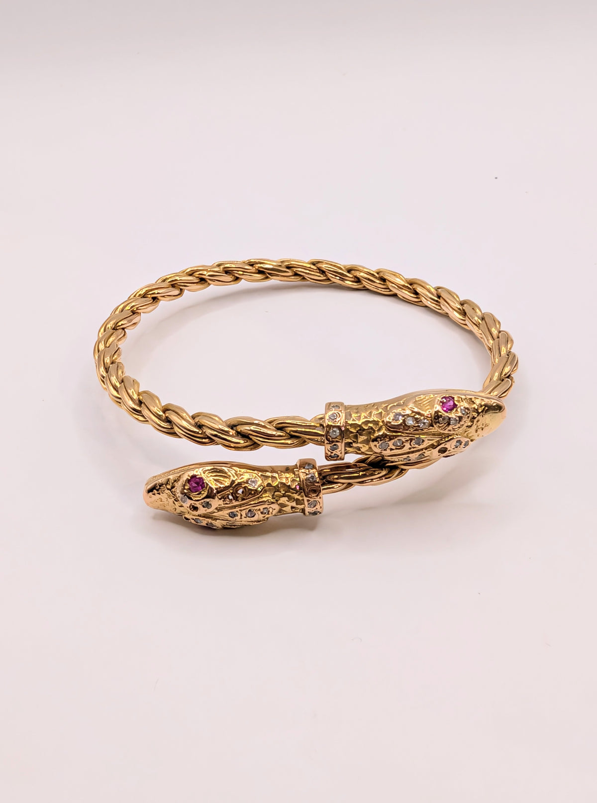 Bracelet Jonc Serpent Vintage en Or Jaune et Rubis
