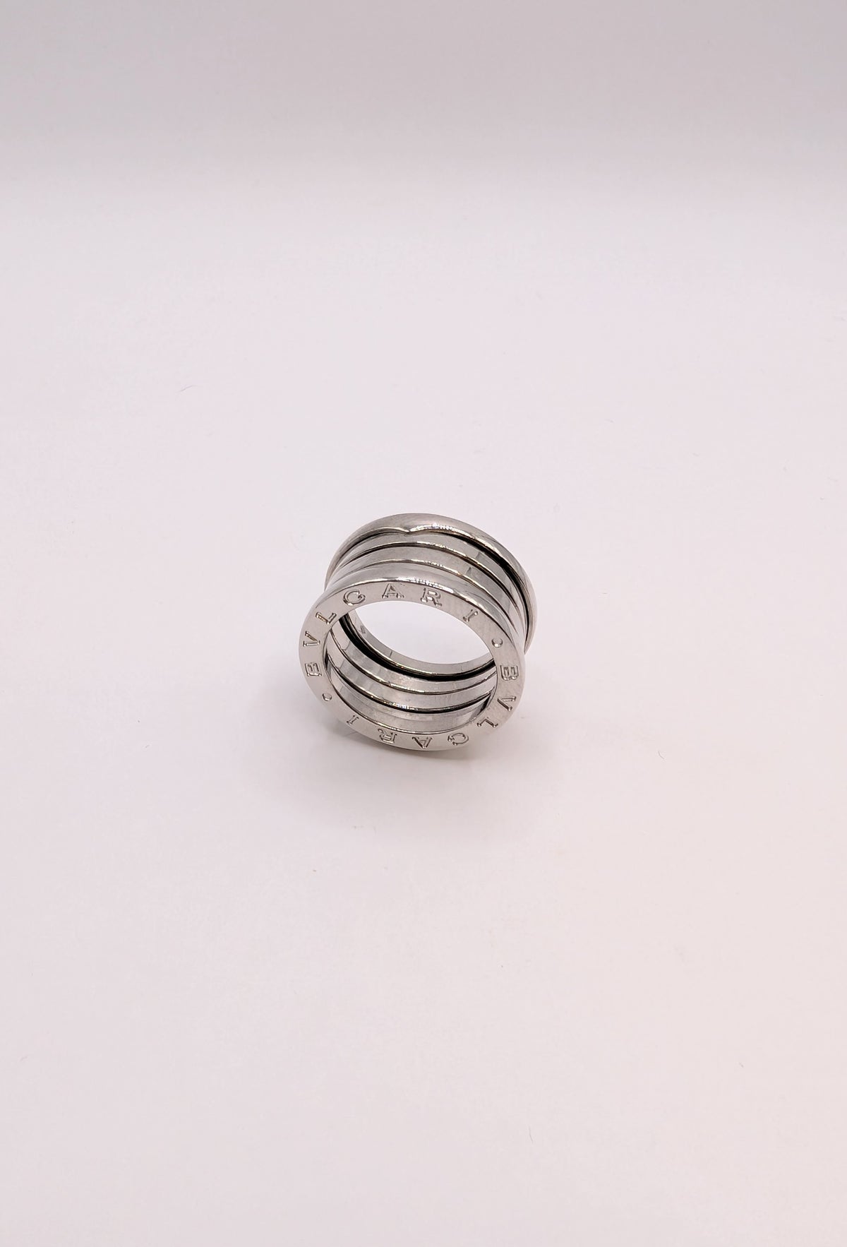 Bague BVLGARI en or blanc 18k Modèle B zéro 1