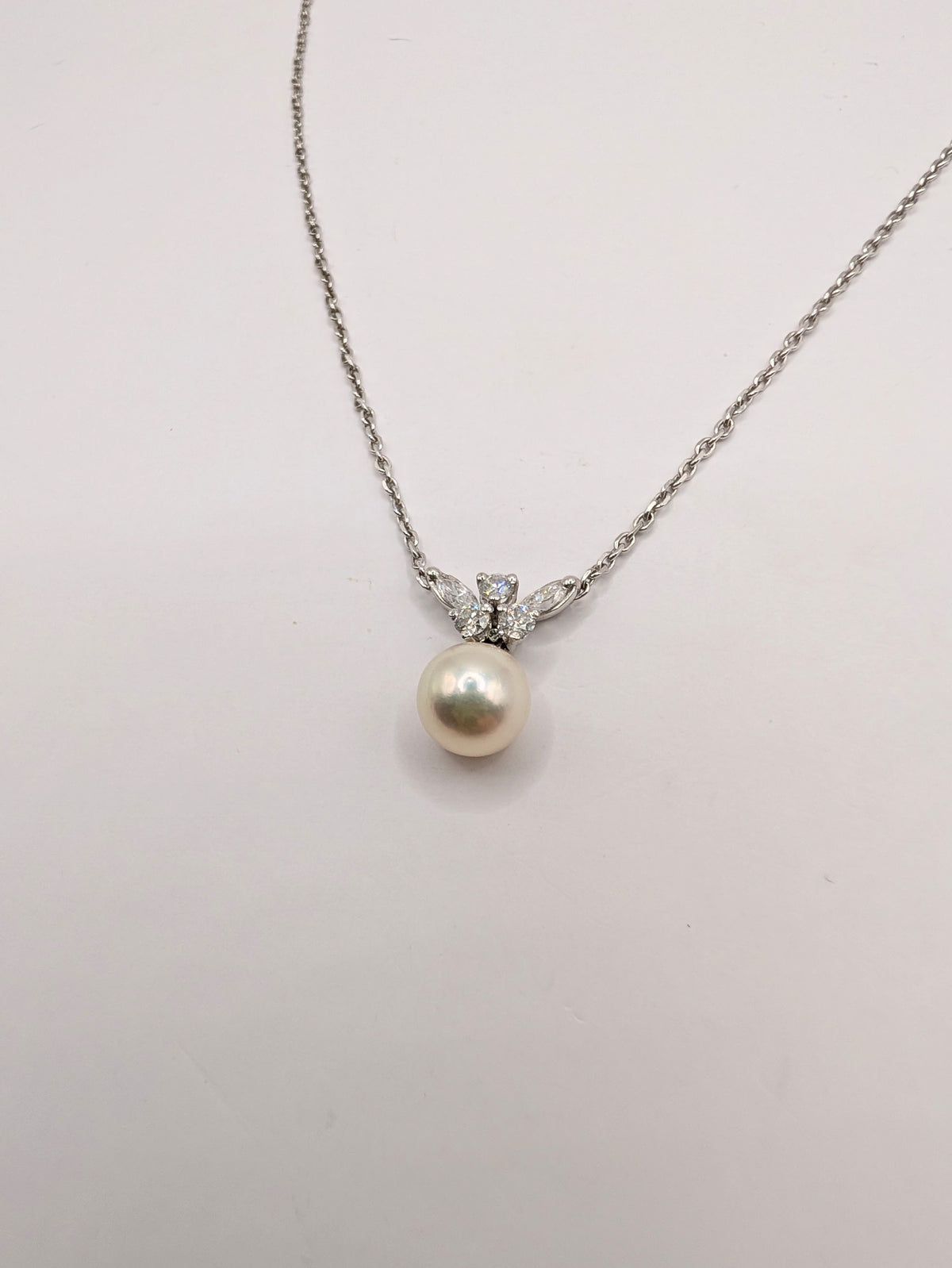 Collier en Or Blanc 18k, diamants et Perle blanche