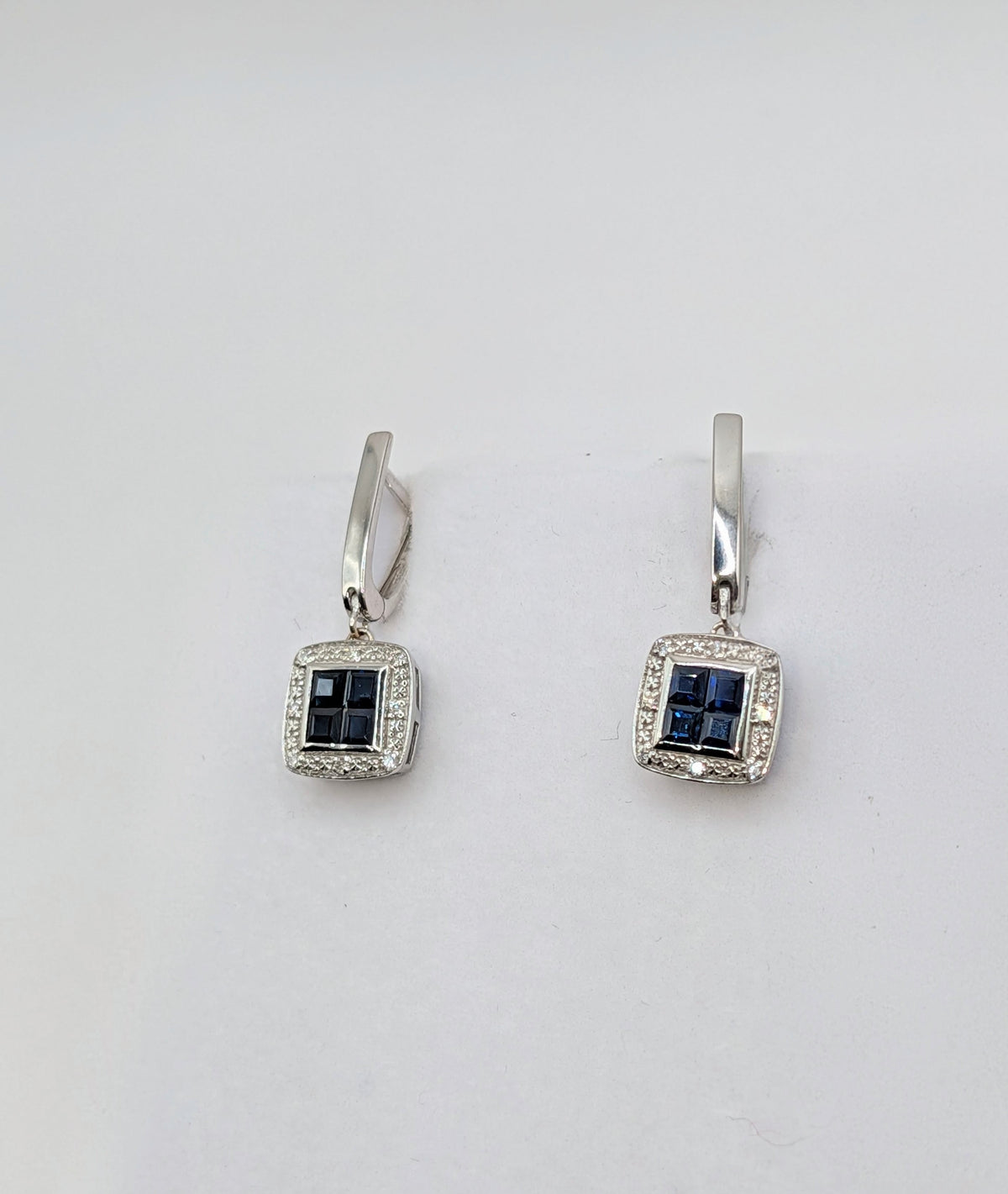 Boucles d'Oreilles Or Blanc 18k Saphirs et Diamants