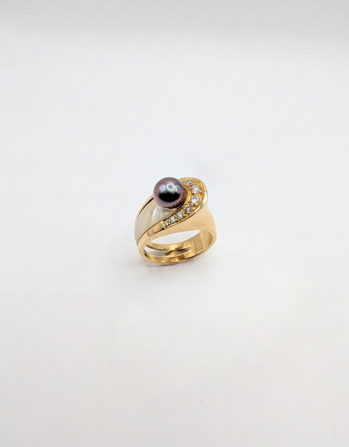 Bague en or 18k, perle de Tahiti et Diamants